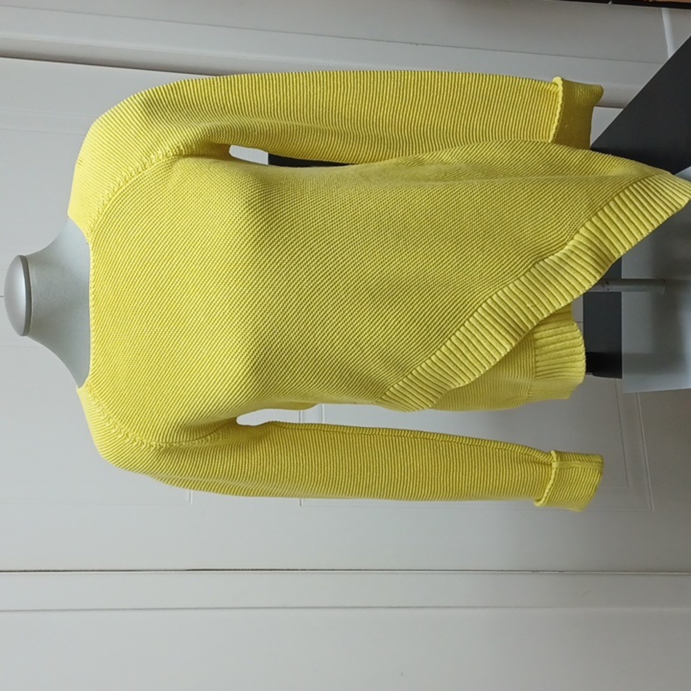 Katherine Barclay Yellow sweater Size S-M